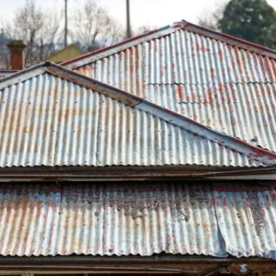Metal Roofs and Rust: When Does Surface Corrosion Become a Structural Problem