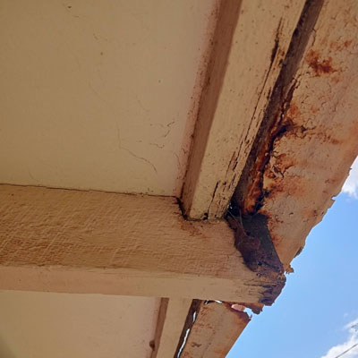 How Fascia Problems Can Point to Larger Roof Drainage Issues - Corroded Fascia