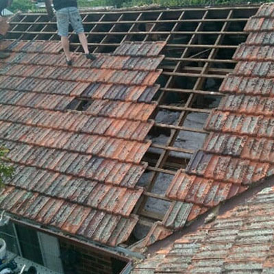 When Do Roof Tiles Need Replacing - Broad tile replacement