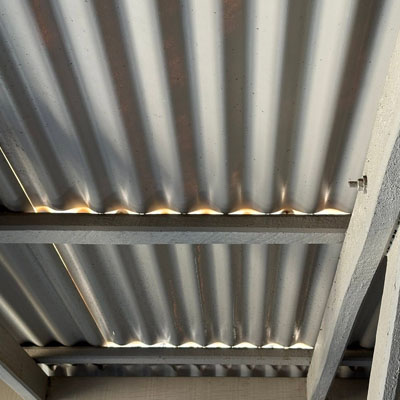 Why Does the Roof Only Make Noise When It’s Windy - Loose roof sheet