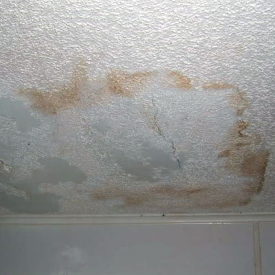 Why Does the Roof Only Make Noise When It’s Windy - Stained roof